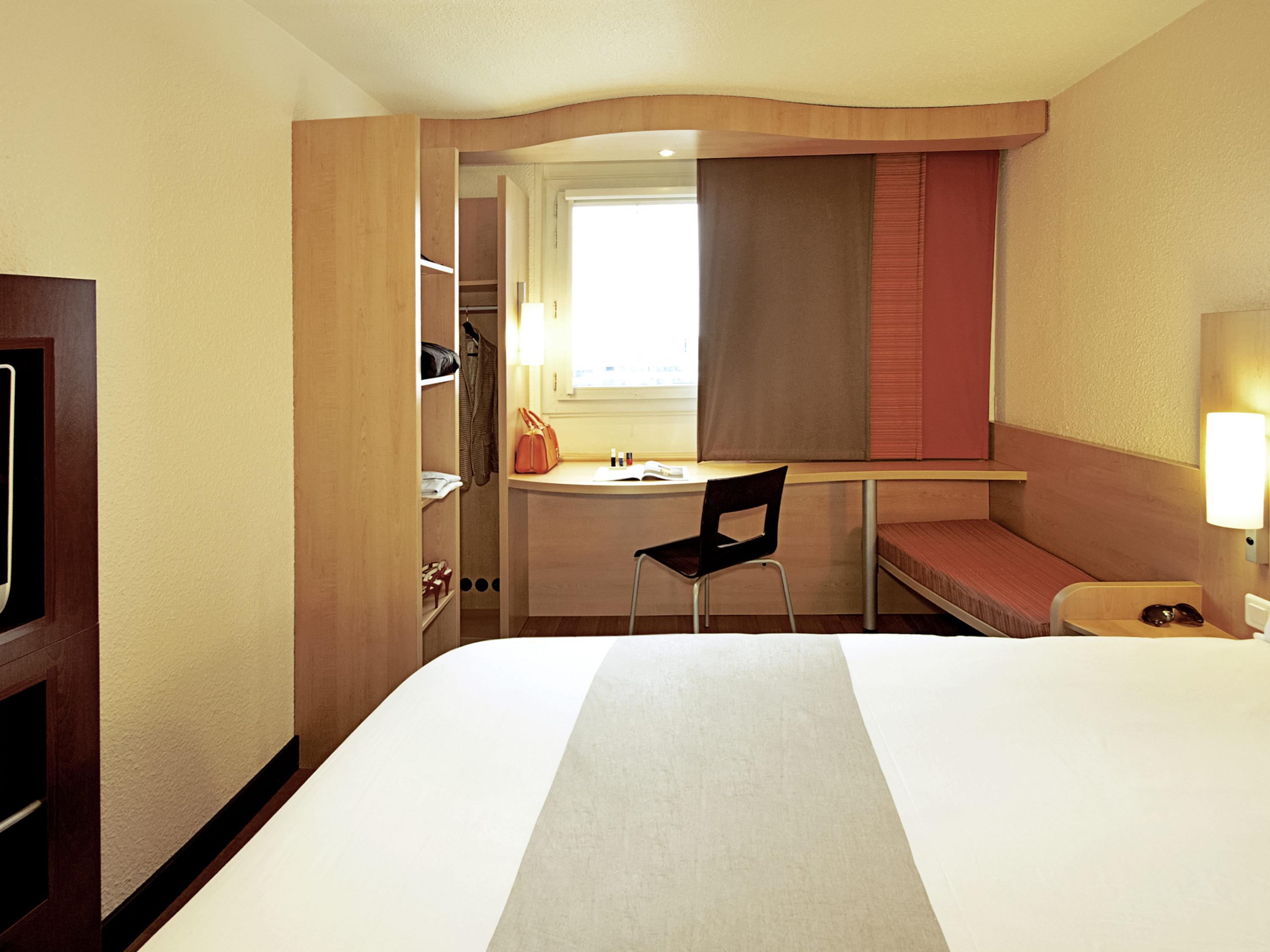 Hotel Ibis Nemours Exterior foto